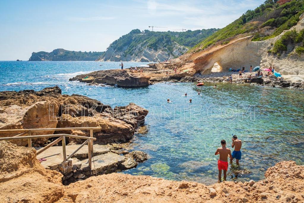 Casa En Urb. Con La Piscina Mas Grande De Javea. Ngoại thất bức ảnh